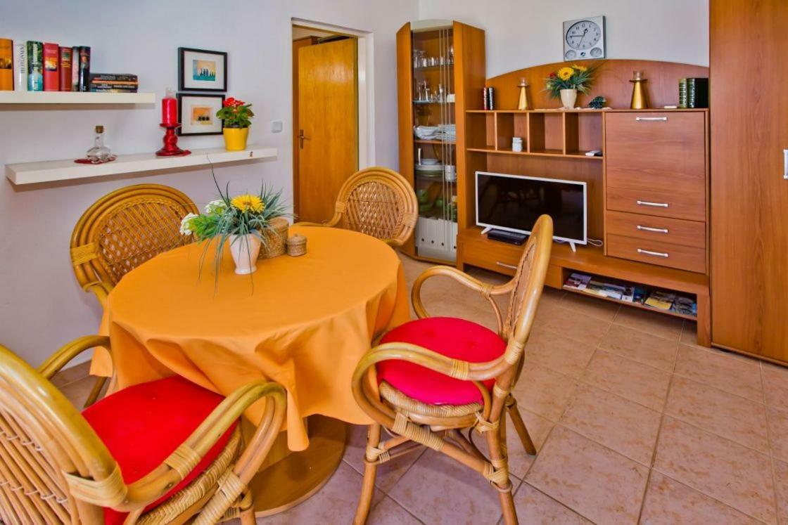 חוואר Apartments Jacky מראה חיצוני תמונה