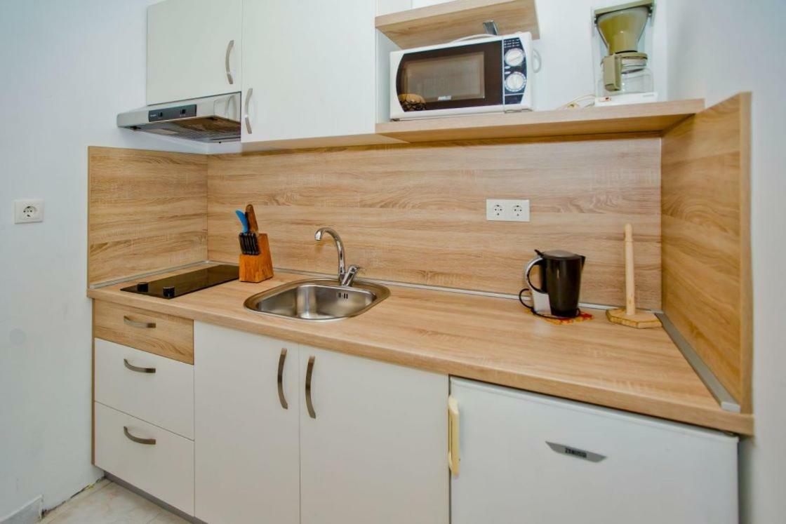 חוואר Apartments Jacky מראה חיצוני תמונה