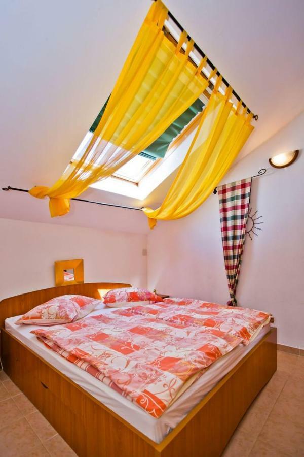 חוואר Apartments Jacky מראה חיצוני תמונה