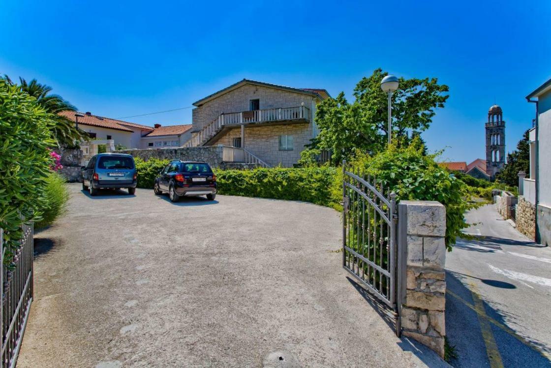 חוואר Apartments Jacky מראה חיצוני תמונה